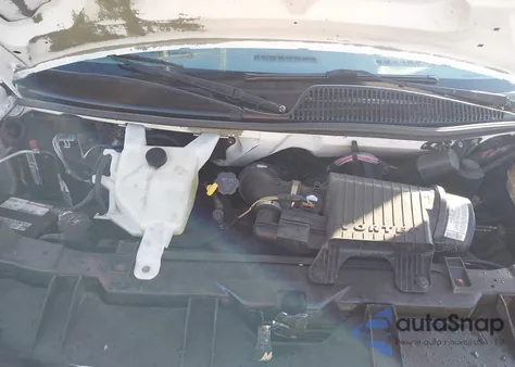 2005 Chevrolet Express from USA, damaged, VIN 1GCGG25V551252628